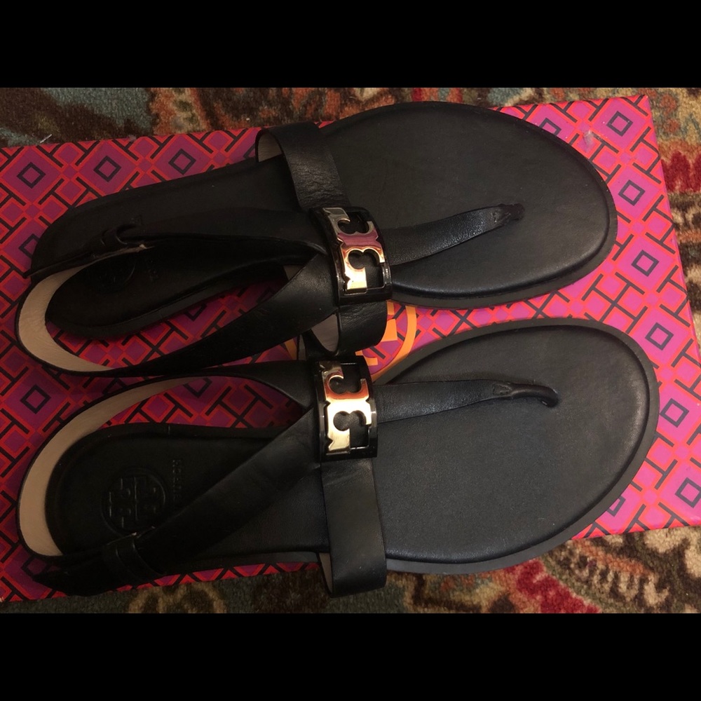 LIKE NEW AUTHENTIC TORY BURCH GIGI SANDAL